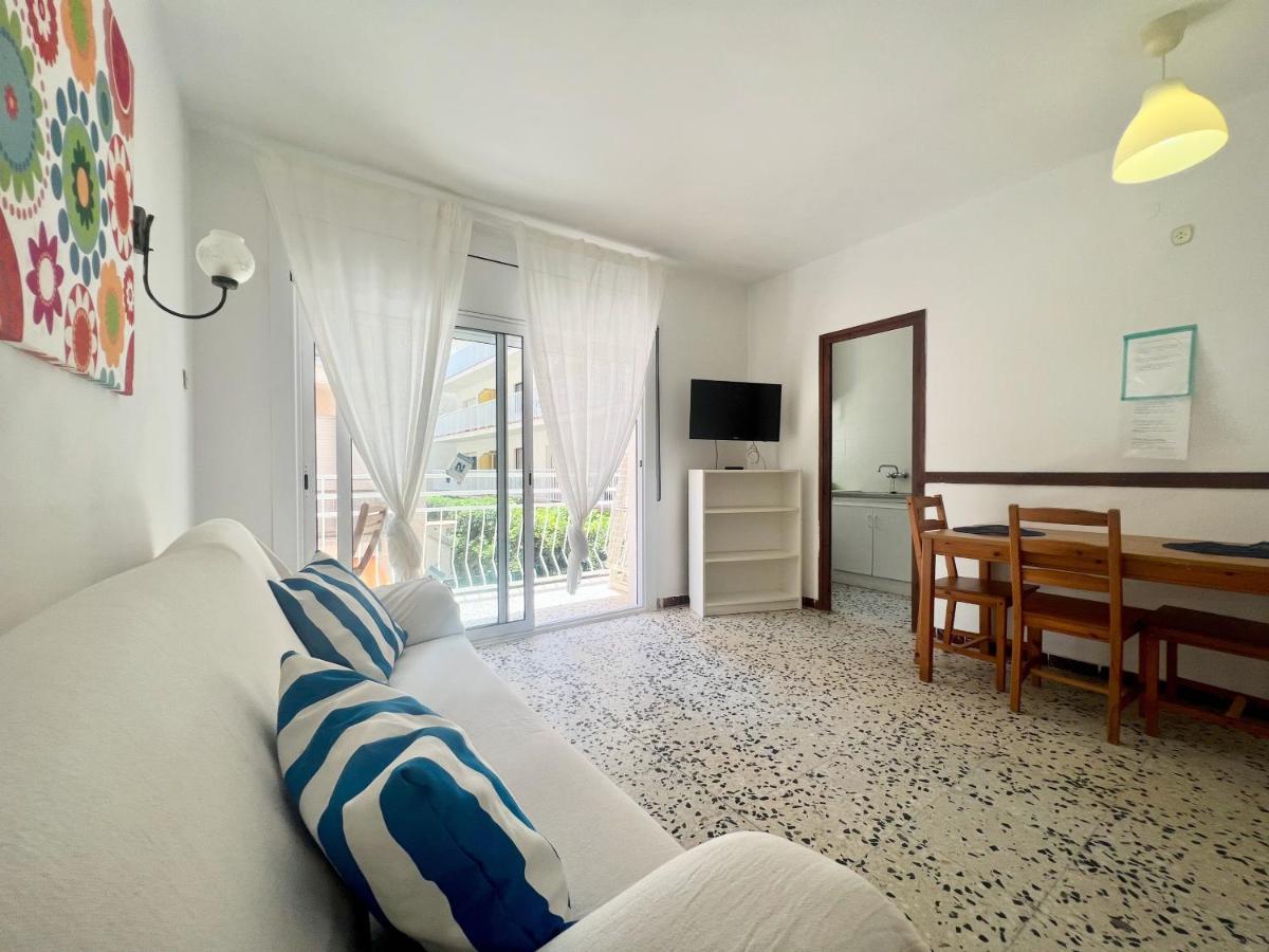 Apartamentos Ancora Romana Калафел Екстериор снимка